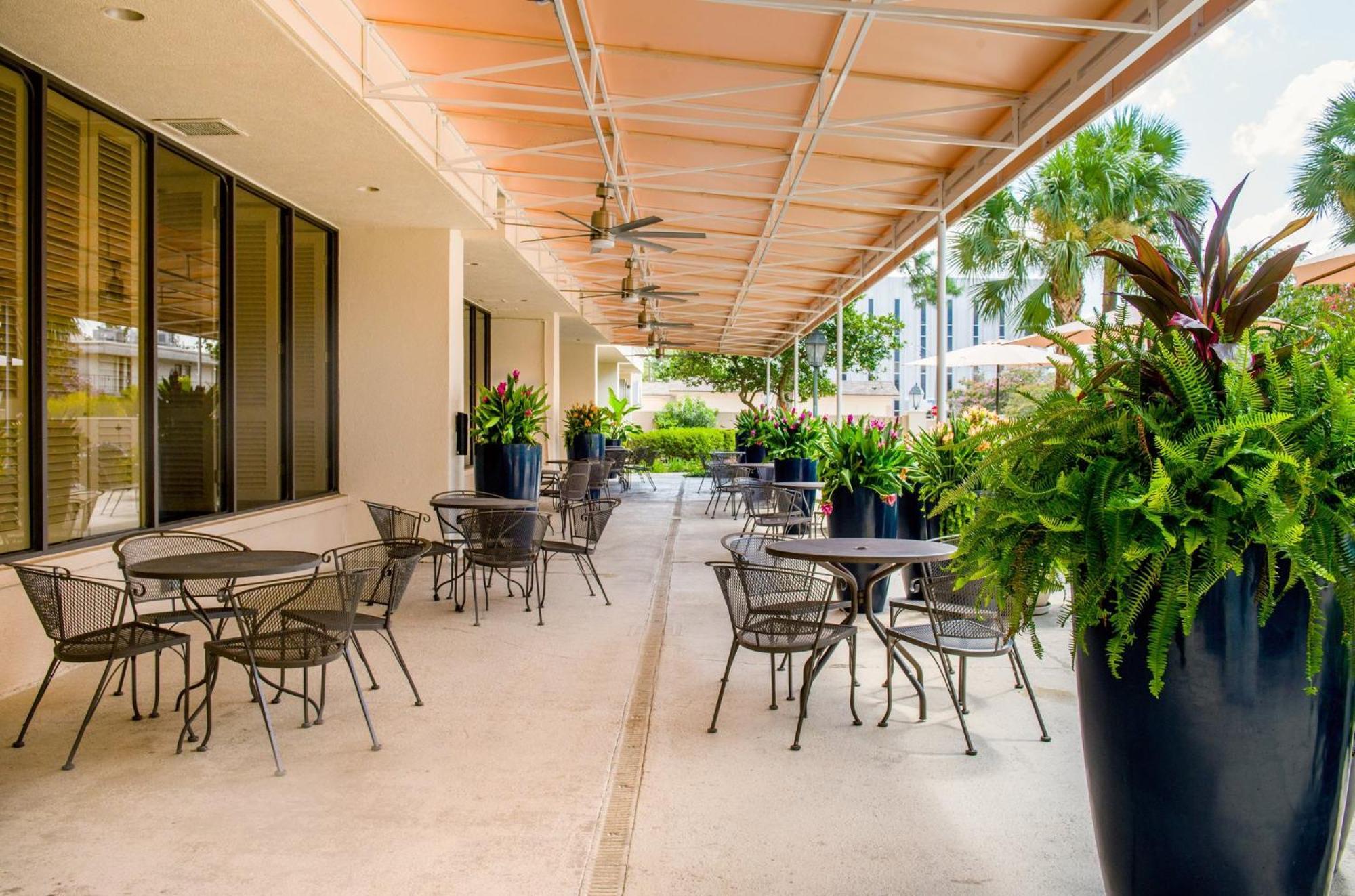Crowne Plaza Executive Center Baton Rouge By Ihg Hotel Exterior foto
