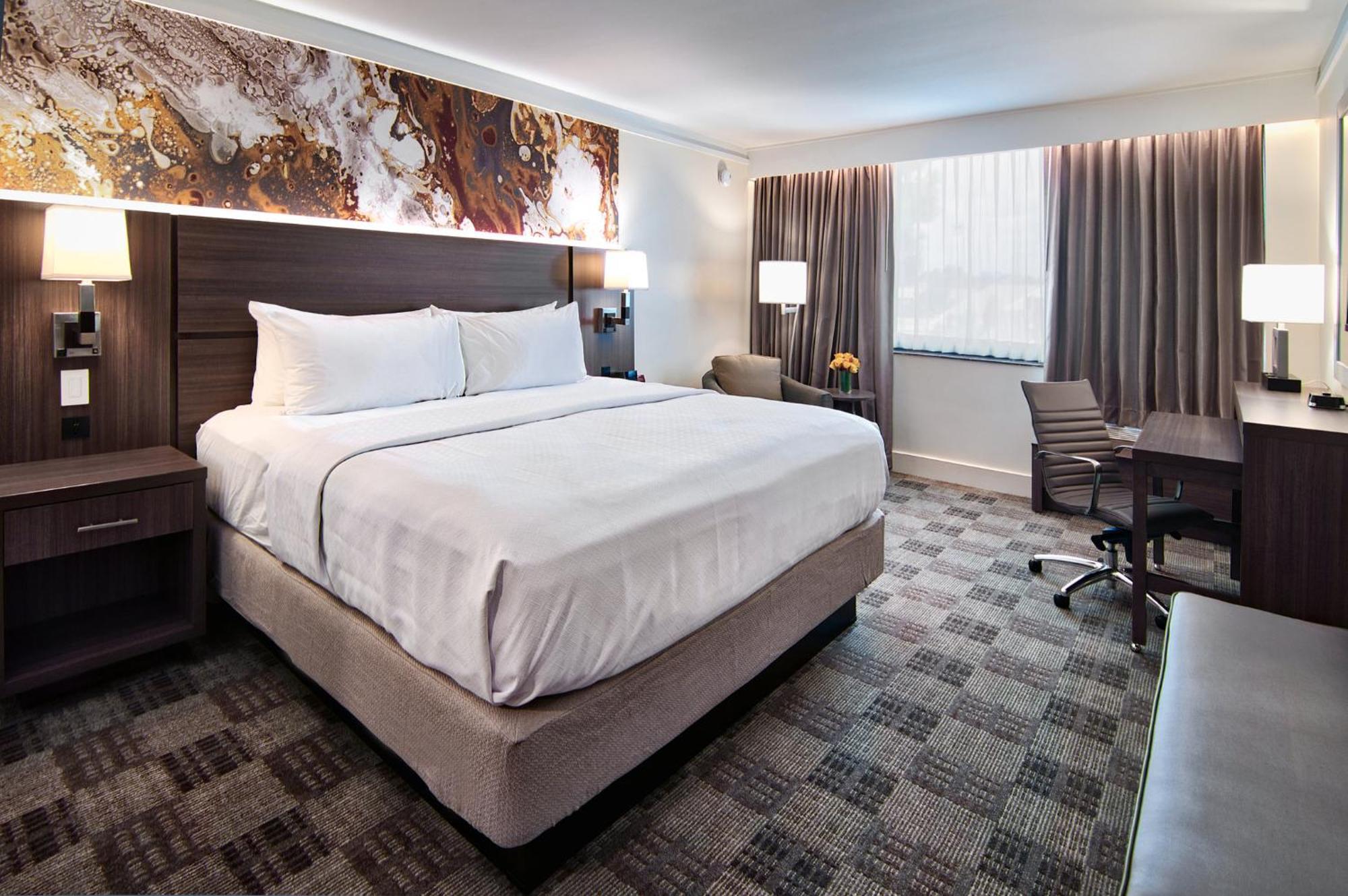 Crowne Plaza Executive Center Baton Rouge By Ihg Hotel Exterior foto
