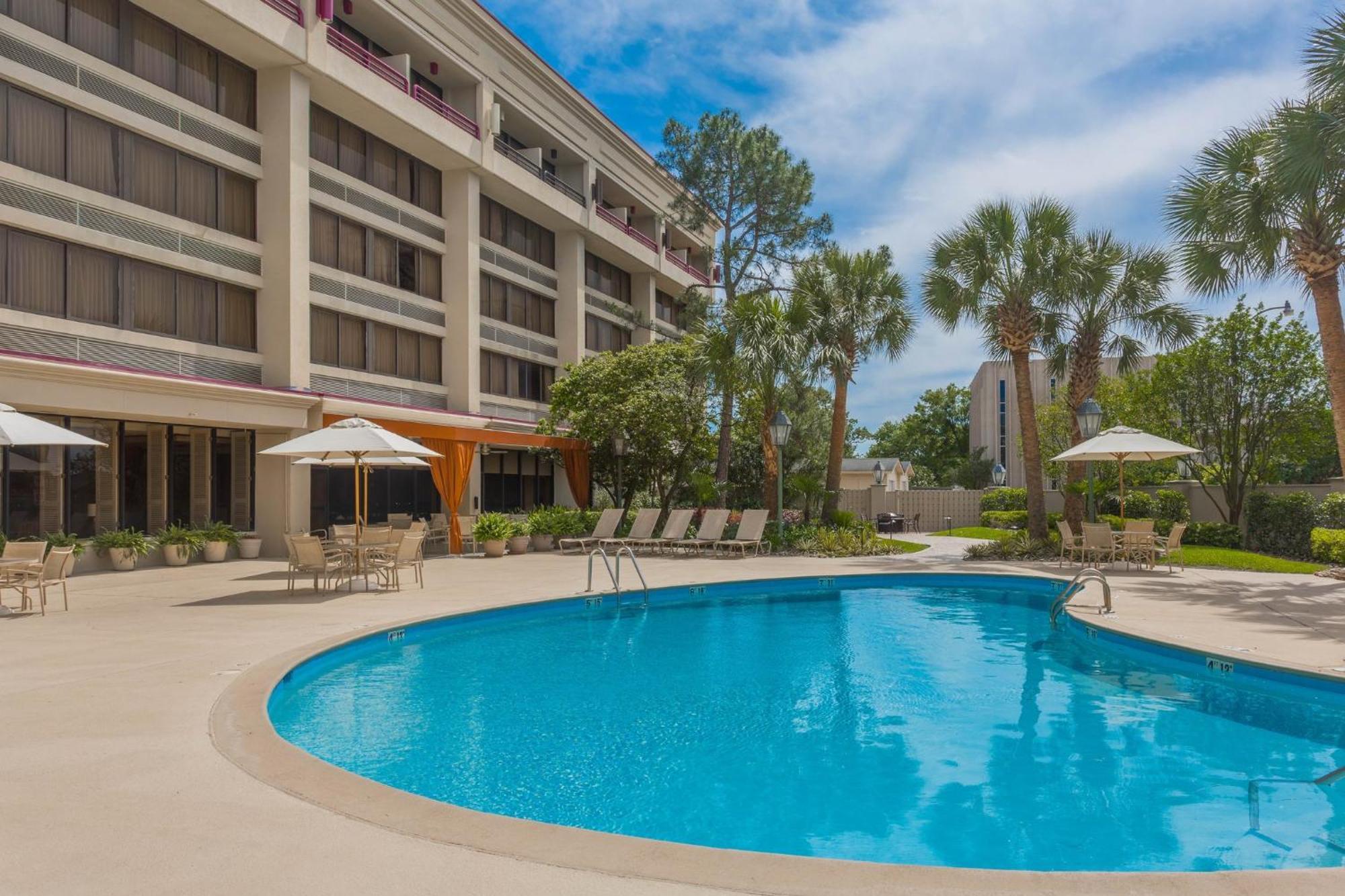 Crowne Plaza Executive Center Baton Rouge By Ihg Hotel Exterior foto